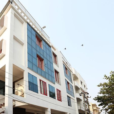 Oyo 3345 Shubham Beach Hotel Пури Екстериор снимка