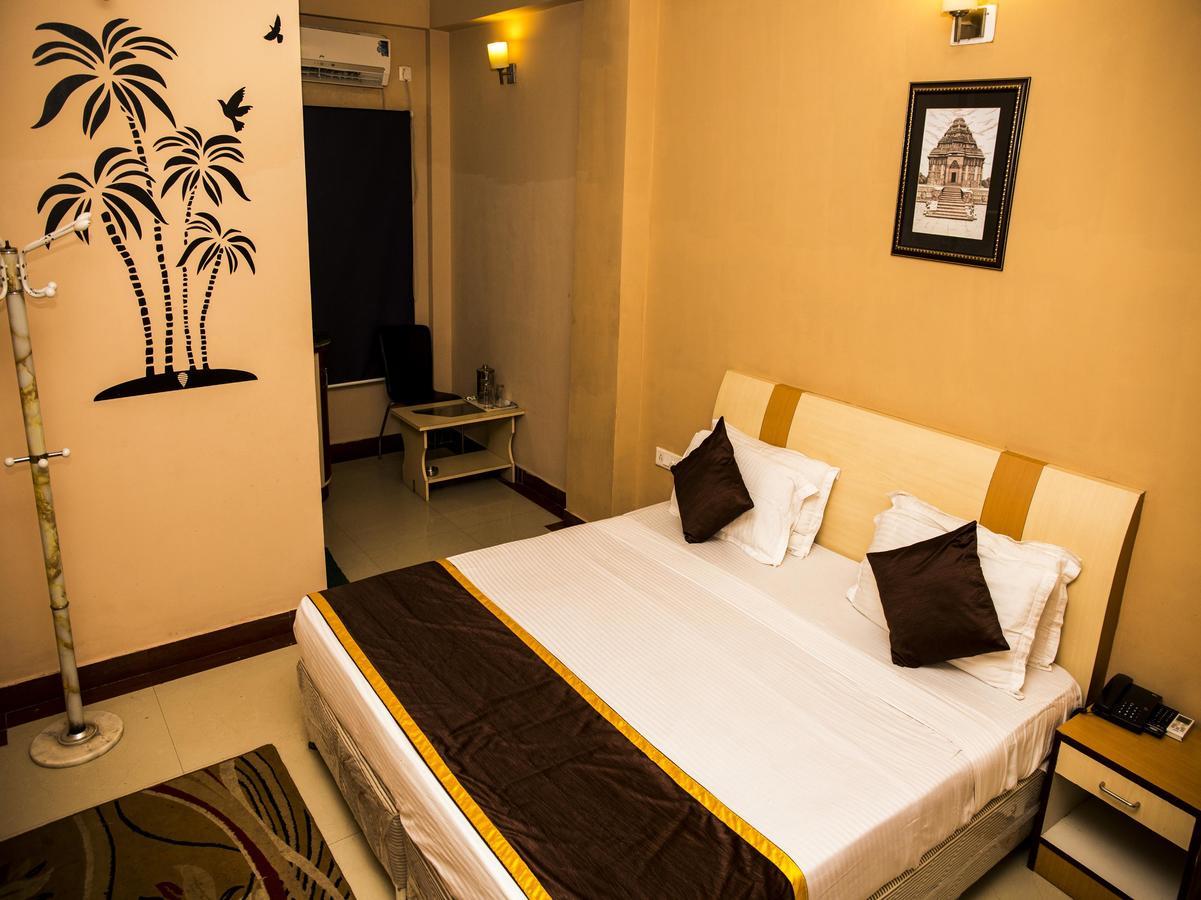 Oyo 3345 Shubham Beach Hotel Пури Екстериор снимка