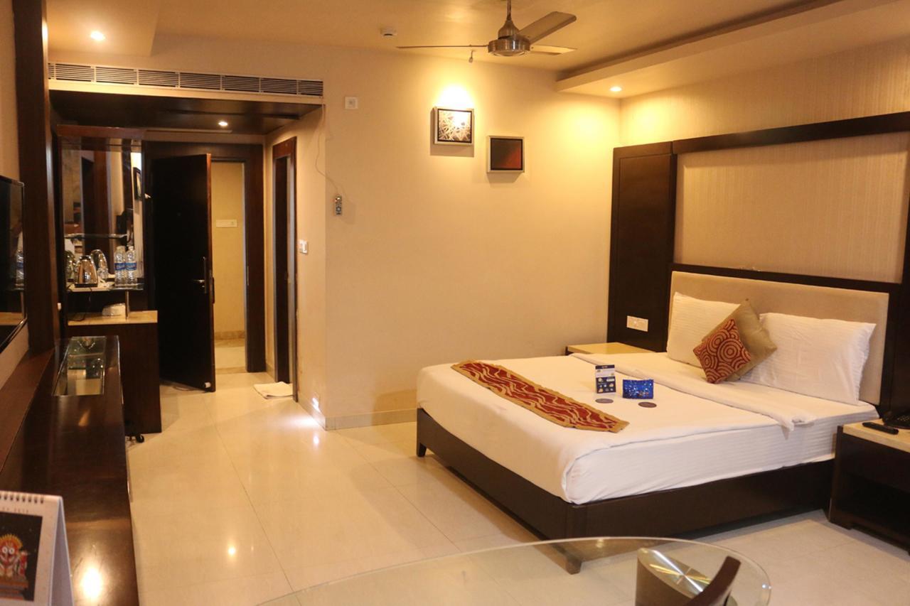 Oyo 3345 Shubham Beach Hotel Пури Екстериор снимка