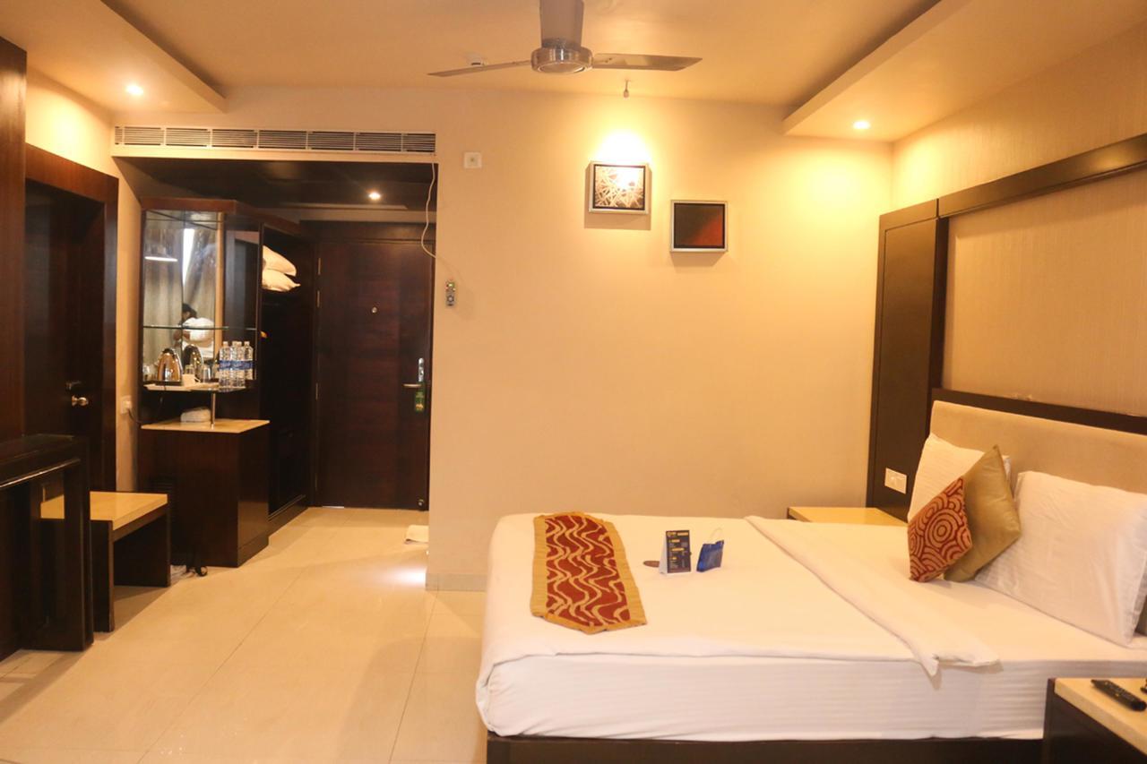 Oyo 3345 Shubham Beach Hotel Пури Екстериор снимка