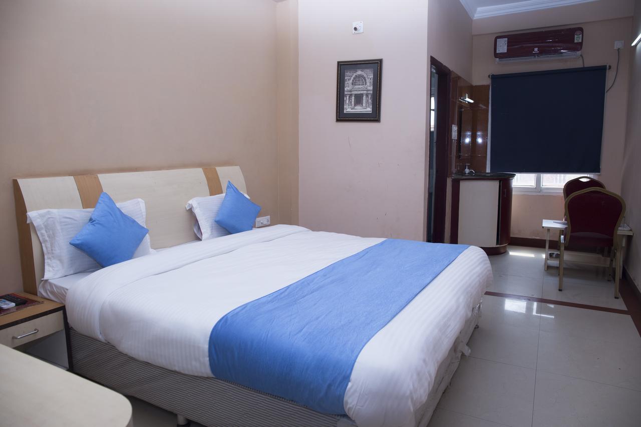 Oyo 3345 Shubham Beach Hotel Пури Екстериор снимка